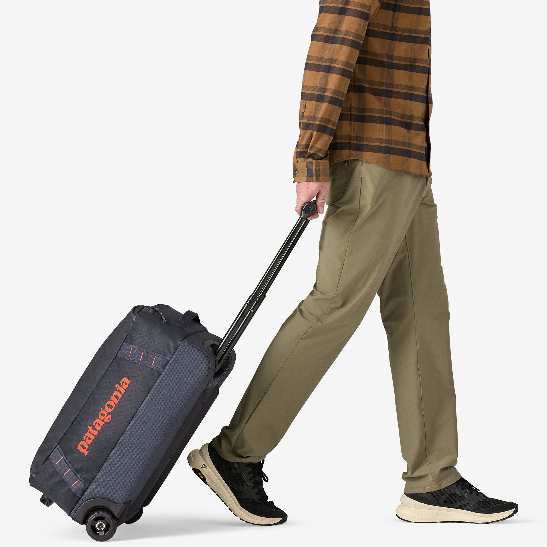 patagonia　BLACK HOLE WHEELED DUFFEL 40ℓ Patagonia Black Hole Wheeled Duffel Bag 40L - Pollinator Orange