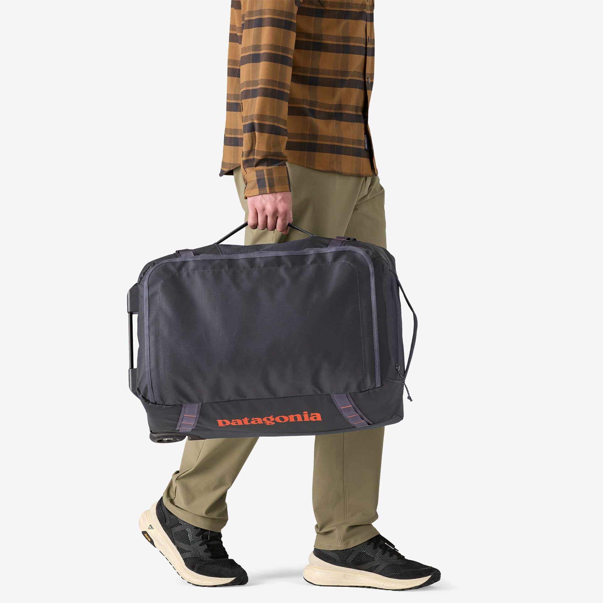 Patagonia Black Hole Wheeled Duffel 40 Liter Pollinator Orange Patagonia Black Hole Wheeled Duffel 40 Liter Pollinator Orange