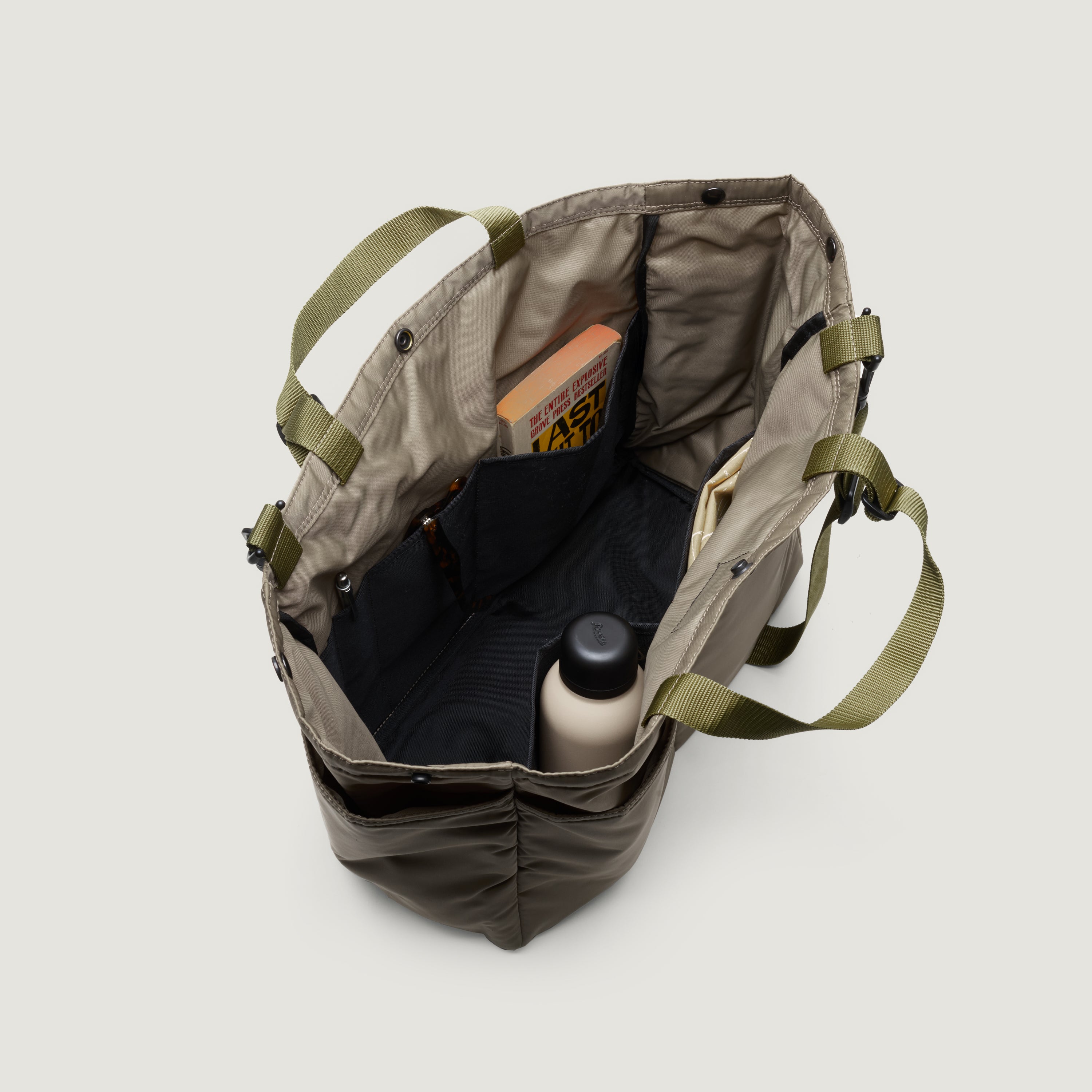 Carry-all Beach Bag／BAGS IN PROGRESS Bags in Progress Carry-All Beach Bag - Dark Beige Puffer – Totem