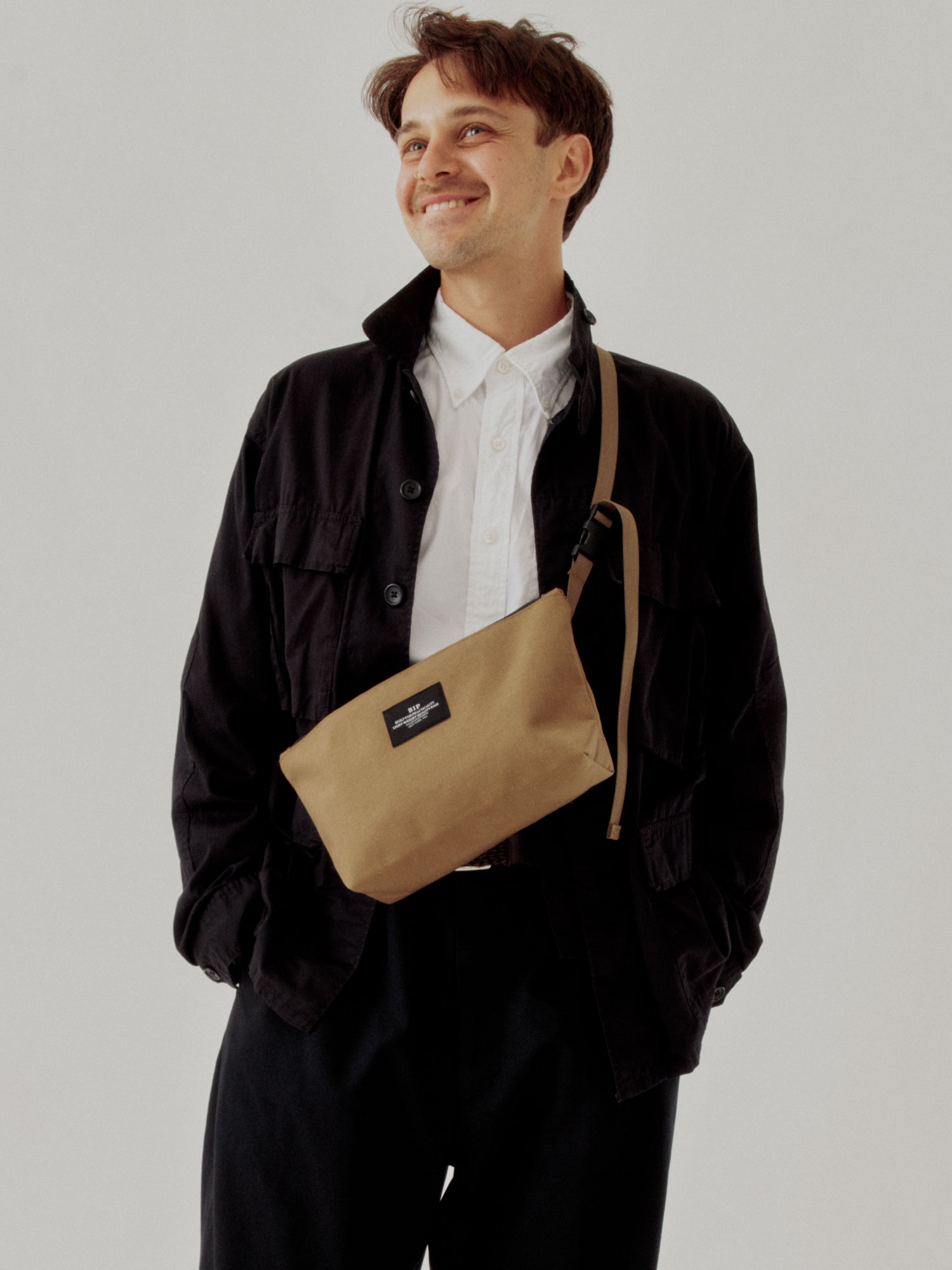 【美品】BAGSINPROGRESS Fannypack Crossbody Bags in Progress Fannypack Crossbody - Khaki – Totem Brand Co.