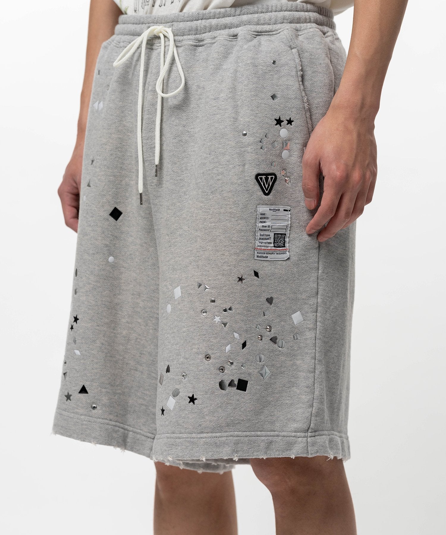パンツ Mihara Yasuhiro modified shorts Maison Mihara Yasuhiro Embellished Shorts - Gray – Totem Brand Co.