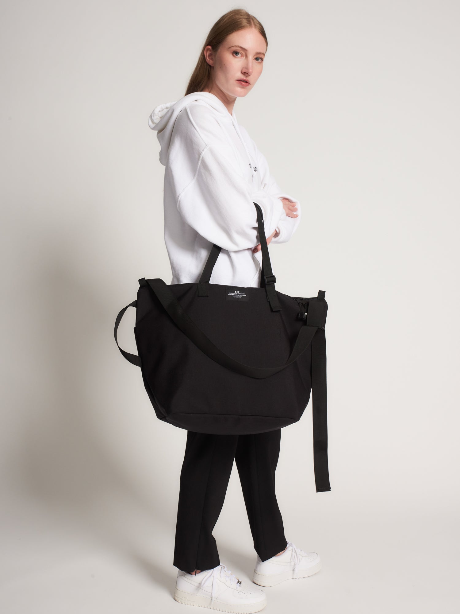Bags in Progress Traveler Duffle Medium - Black – Totem Brand Co.