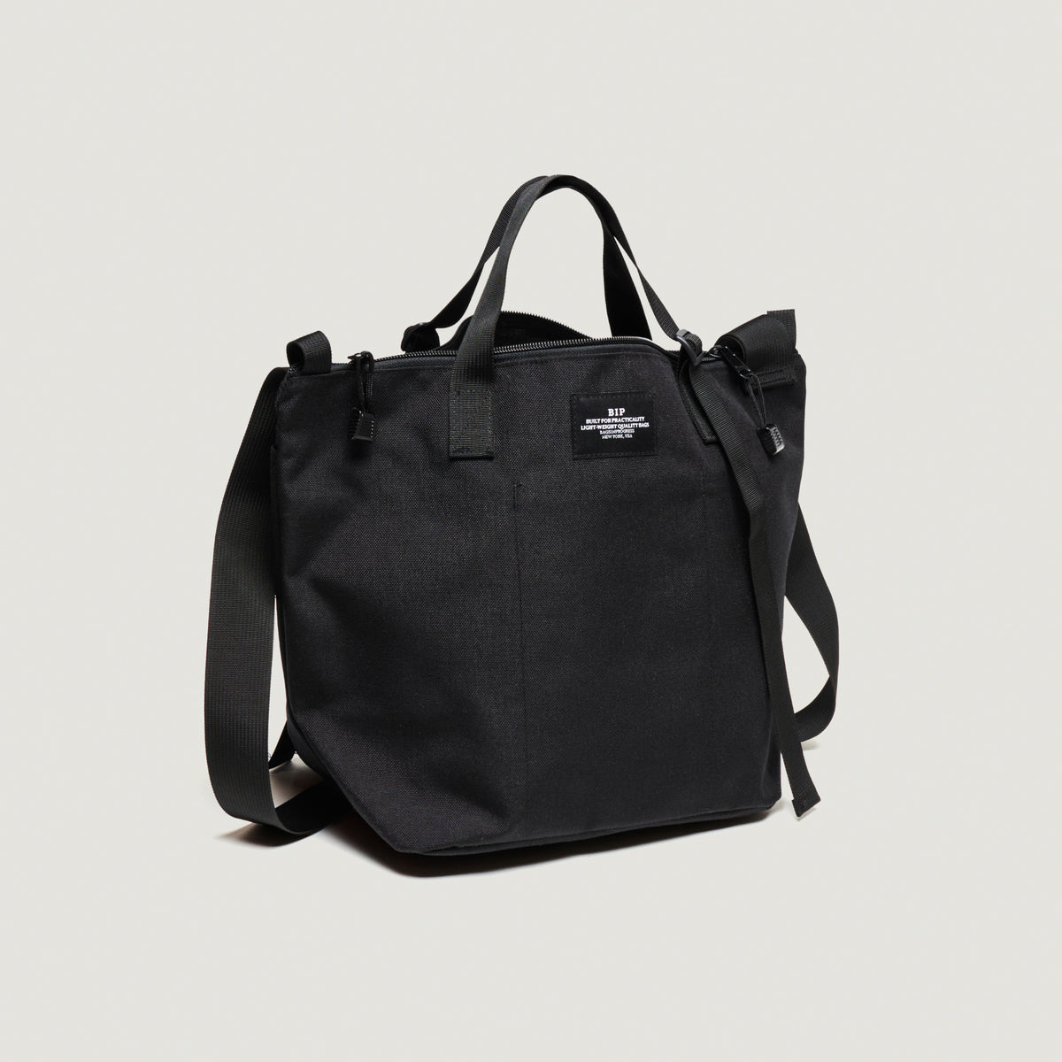 Bags in Progress Traveler Duffle Small - Black – Totem Brand Co