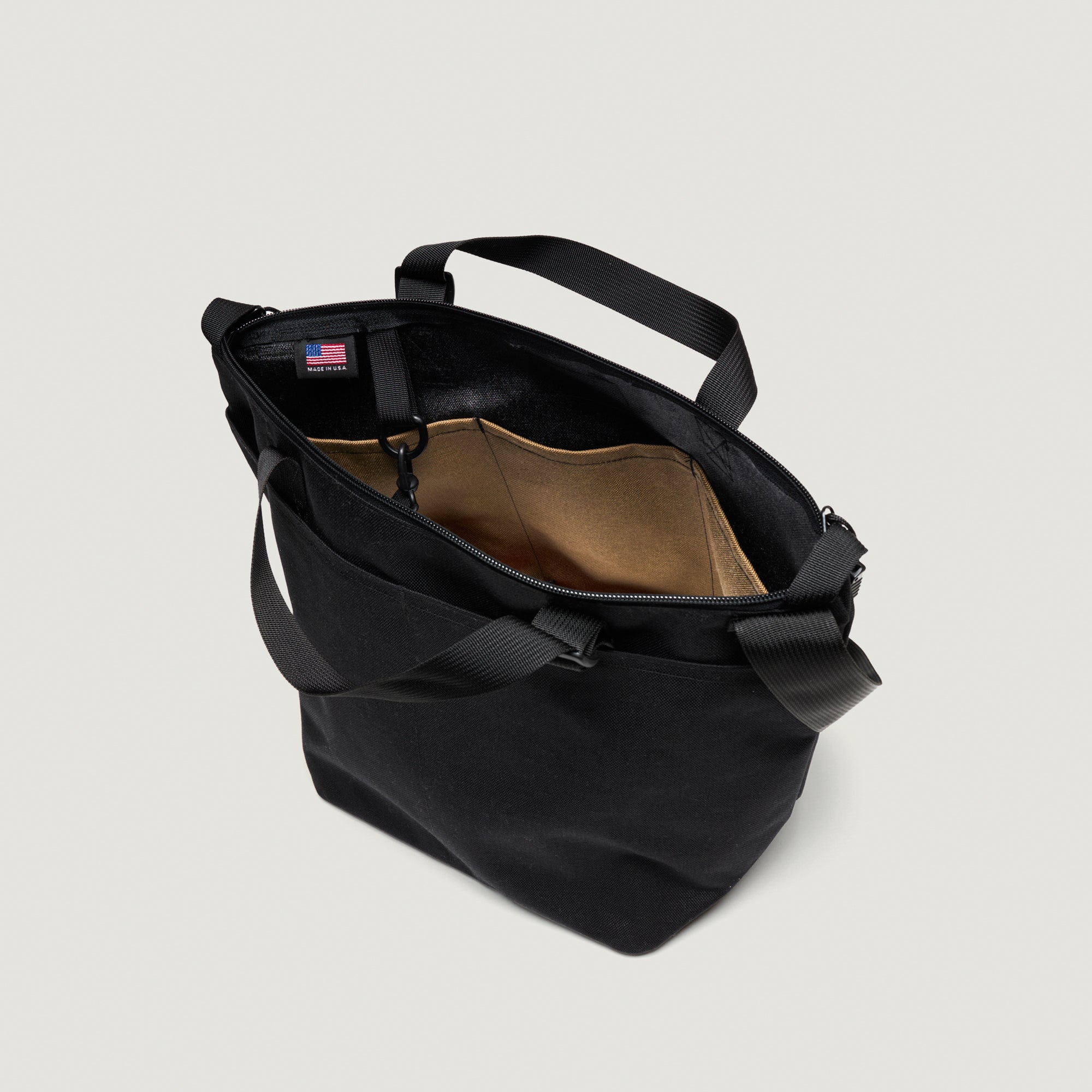 Bags in Progress Traveler Duffle Small - Black – Totem Brand Co.