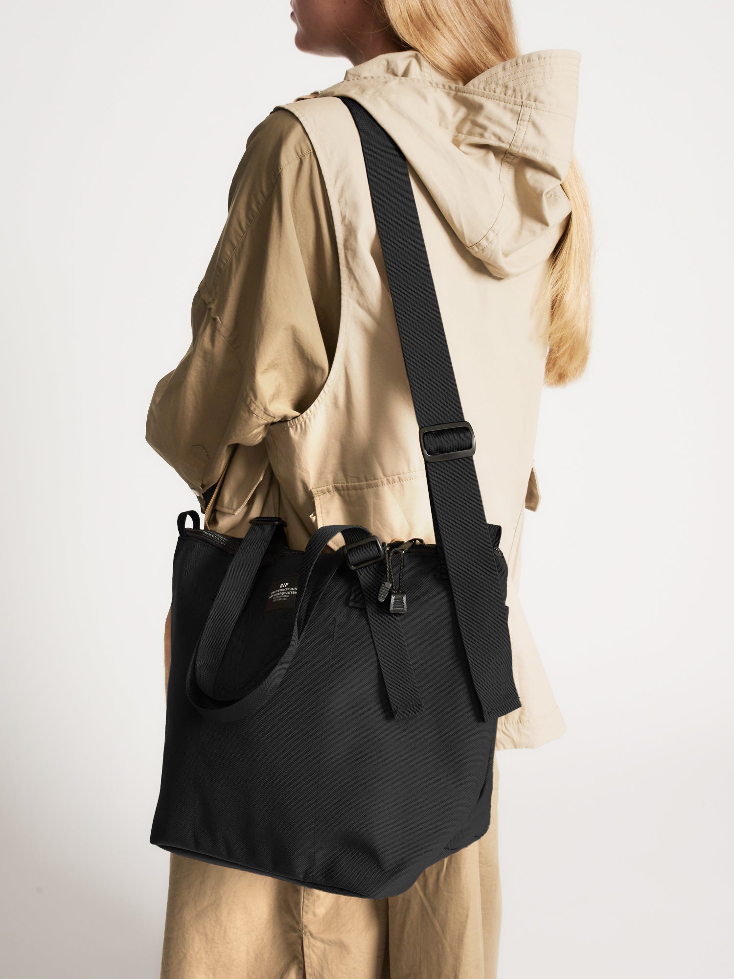 Bags in Progress Traveler Duffle Small - Black – Totem Brand Co.