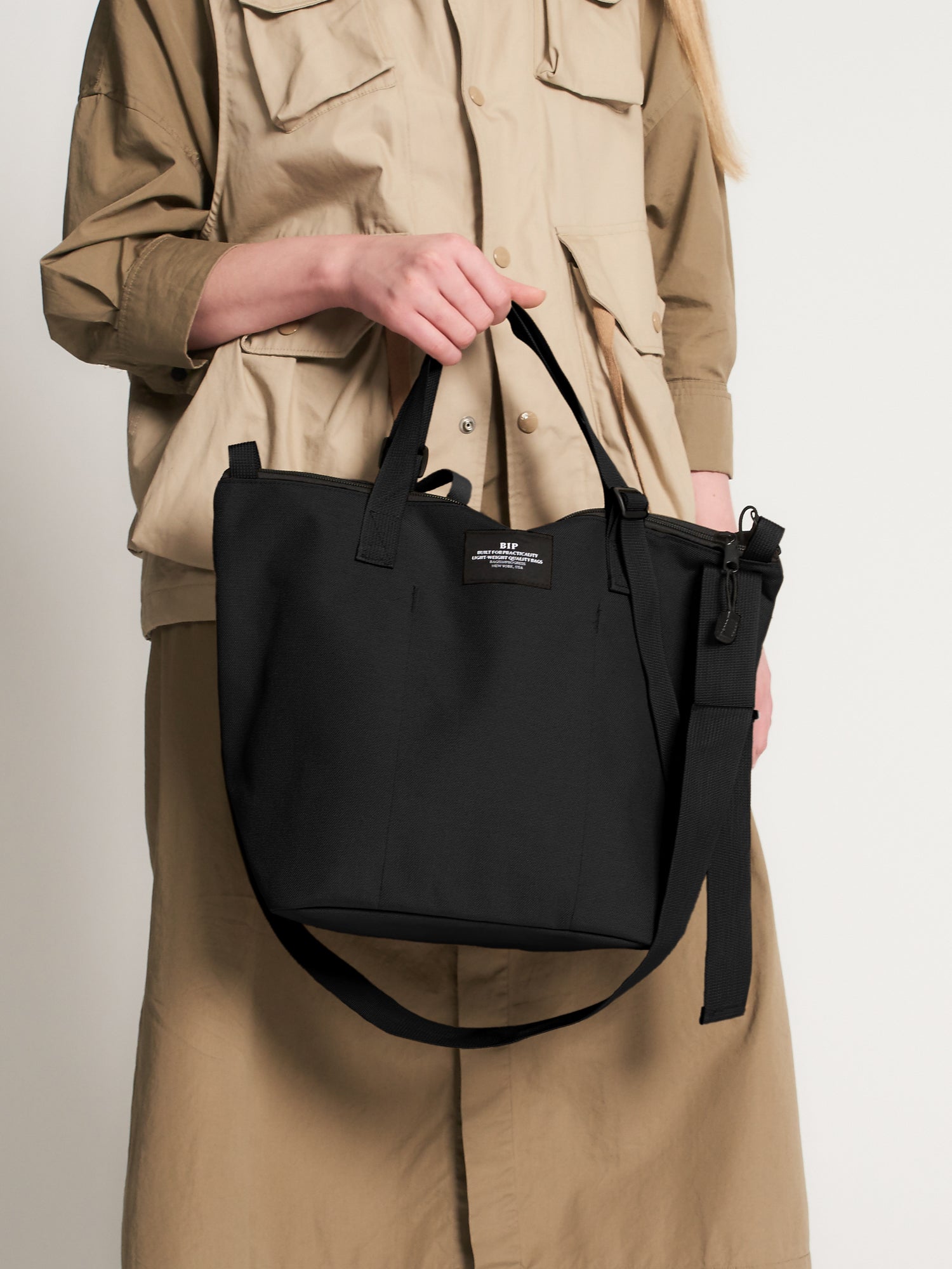 Bags in Progress Traveler Duffle Small - Black – Totem Brand Co.