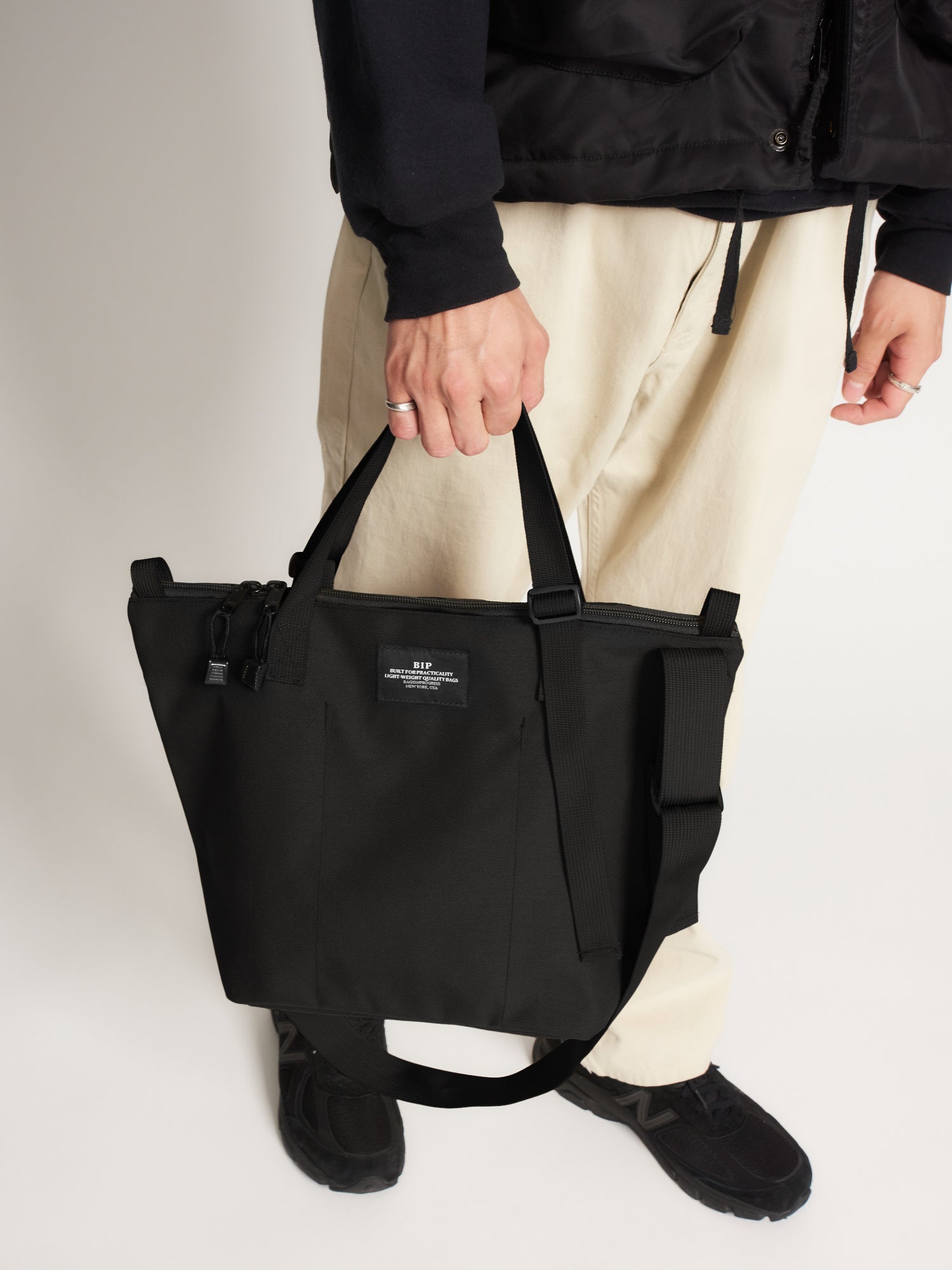 Bags in Progress Traveler Duffle Small - Black – Totem Brand Co.